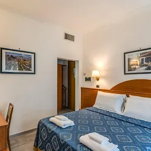 Hotel Baltik, Rome