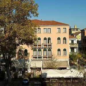 hotel-cristallo-venice-lido.hotelinveneto.com/